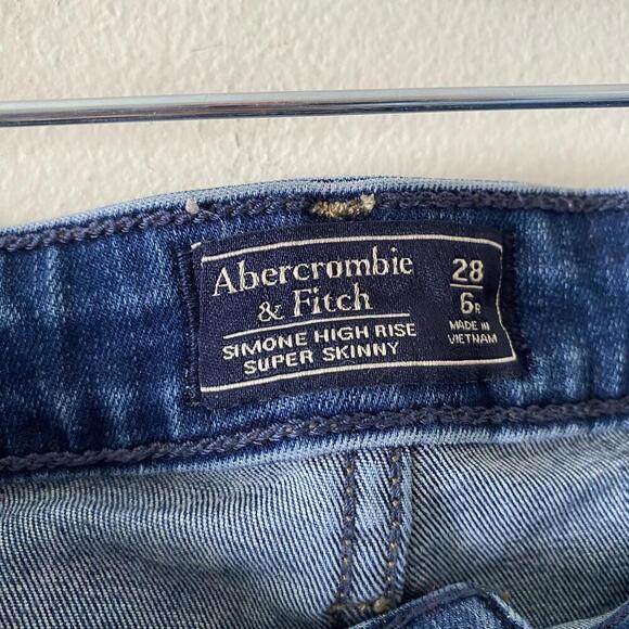 ABERCROMBIE medium wash distressed high rise Simone skinny jeans - Picture 3 of 4